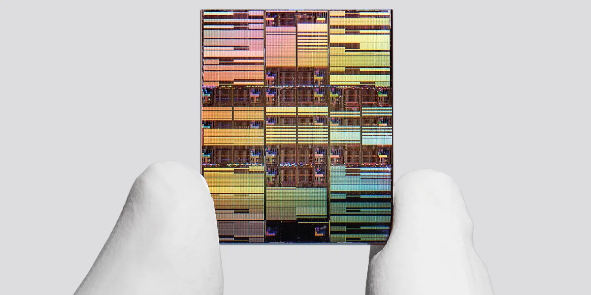 IBM发布新型芯片技术：指甲盖大小集成千亿晶体管，摩尔定律或再延续十年