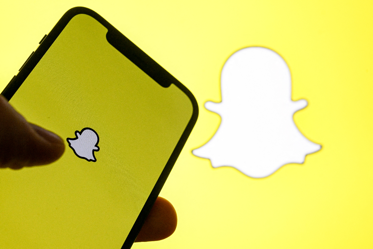 Snapchat不再奖励纯AI生成内容，聚焦真人创作