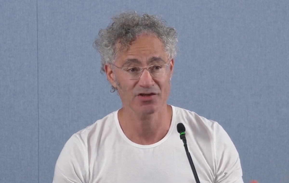 Palantir CEO炮轰AI行业：盈利10亿后称其“马克思主义”
