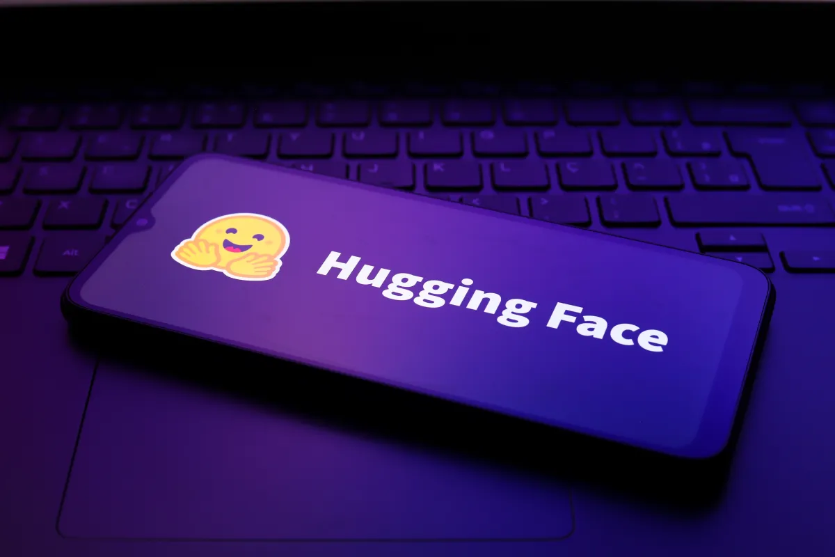 Base Labs携手Hugging Face共建开放权重安全