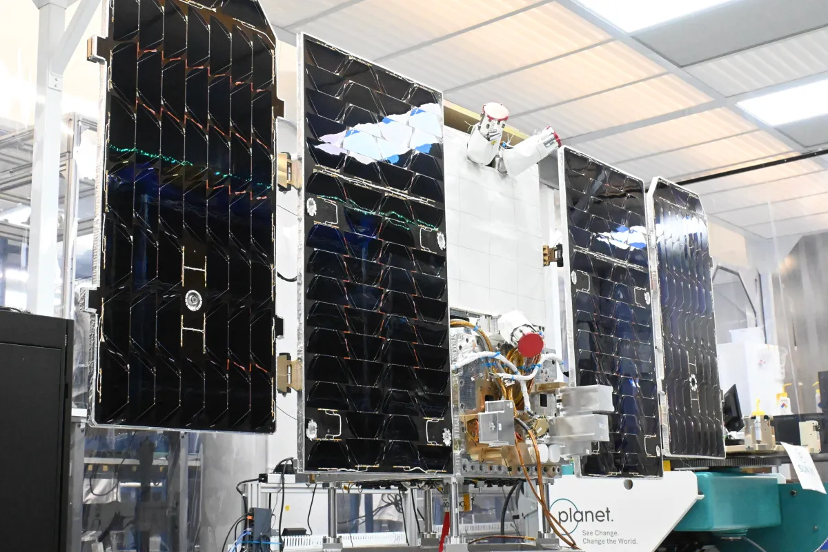 太空数据中心还差1800次星舰发射？