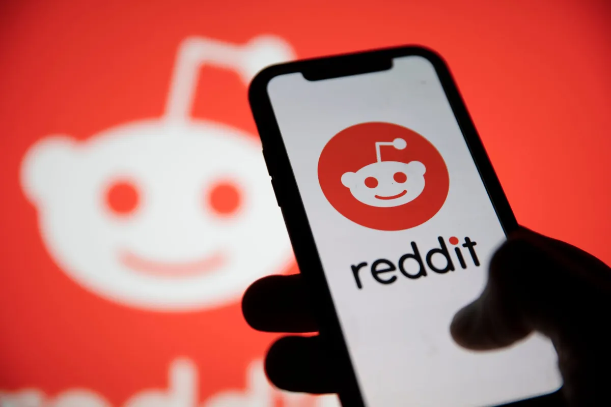 Reddit转向登录体验：搜索流量枯竭下的开放网络退守
